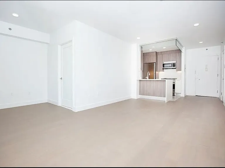 311 W 50th St #7Q — Photo 4