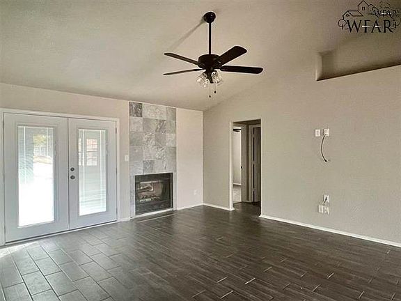 3rd image of 4 White Rock Ct
