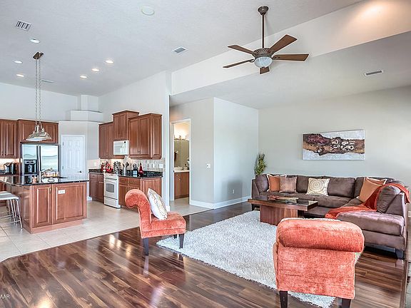 4th image of 6625 Merryvale Ln