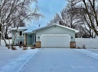 17275 Hibiscus Ave, Lakeville, MN 55044