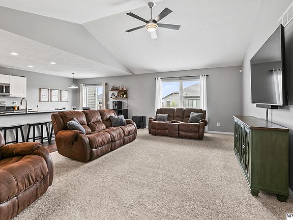 5th image of 7312 N 49th St
