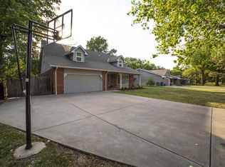 15 S Drury Ln, Wichita, KS 67207