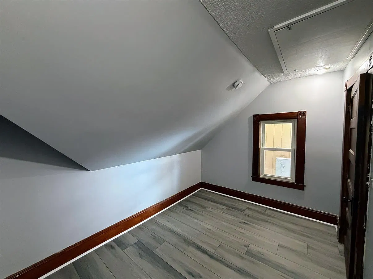 1 bed, $1,200 — Photo 2