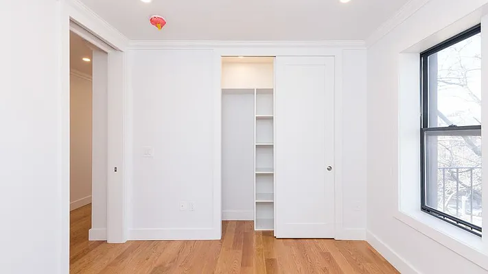 Rented by Nooklyn NYC LLC | media 44