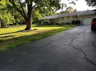 1601 S Ranch Dr, Springfield, MO 65809