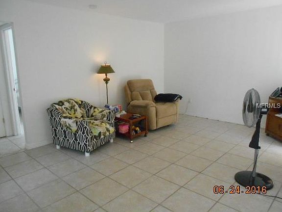 4th image of 411 N Hawthorn Cir