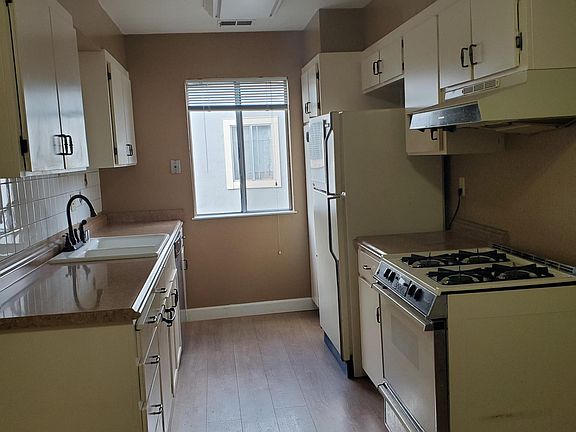 5th image of 338 San Petra Ct APT 4