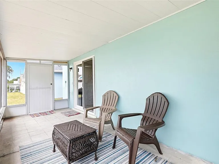 1008 Heron Ct — Photo 10