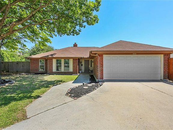 3rd image of 2502 Fairmont Ct
