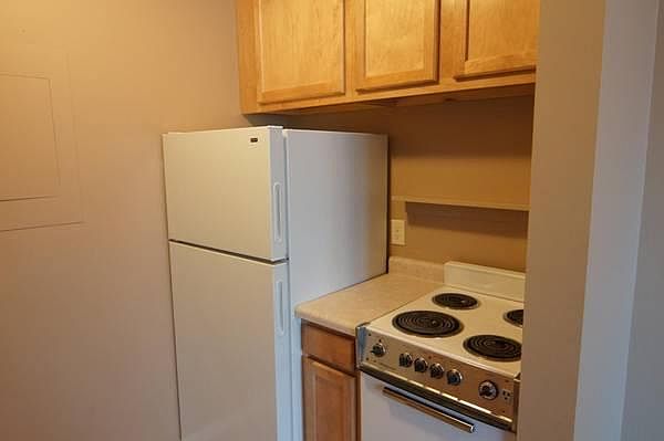 1st image of 1808 Knox St #305