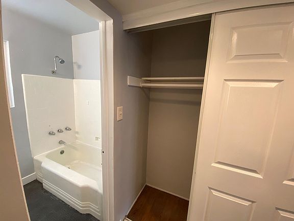 4th image of 1162 E 3rd St #Qbdrbp4ku