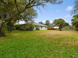 8415 SE Bayberry Ter, Hobe Sound, FL 33455