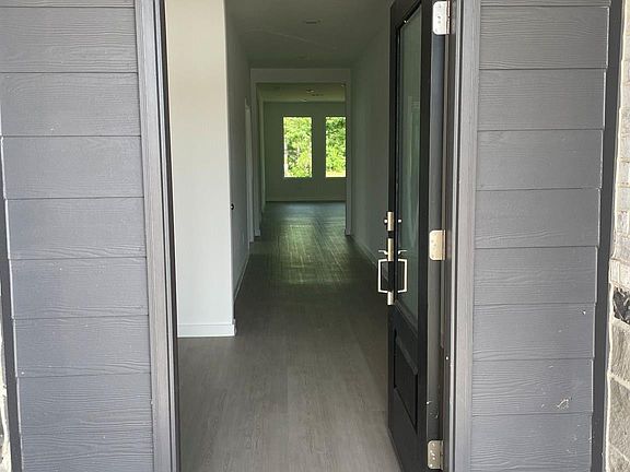 4th image of 545 Shoreview Dr