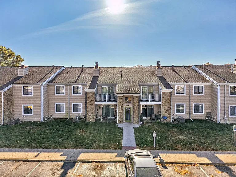 Twyckenham Apartments — Photo 35
