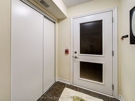 5th image of 6 Brandy Lane Dr #105