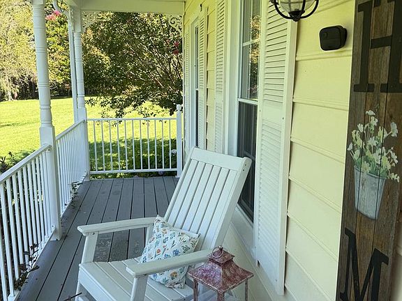 3rd image of 16398 Woodman Hall Rd