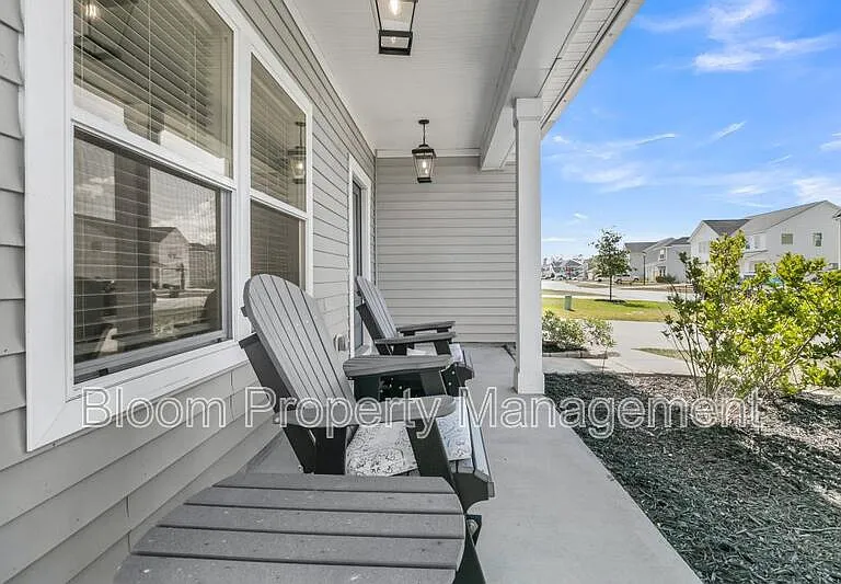 451 Carrara Dr — Photo 5