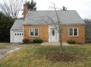 206 Sunnyfield Dr, Glenshaw, PA 15116