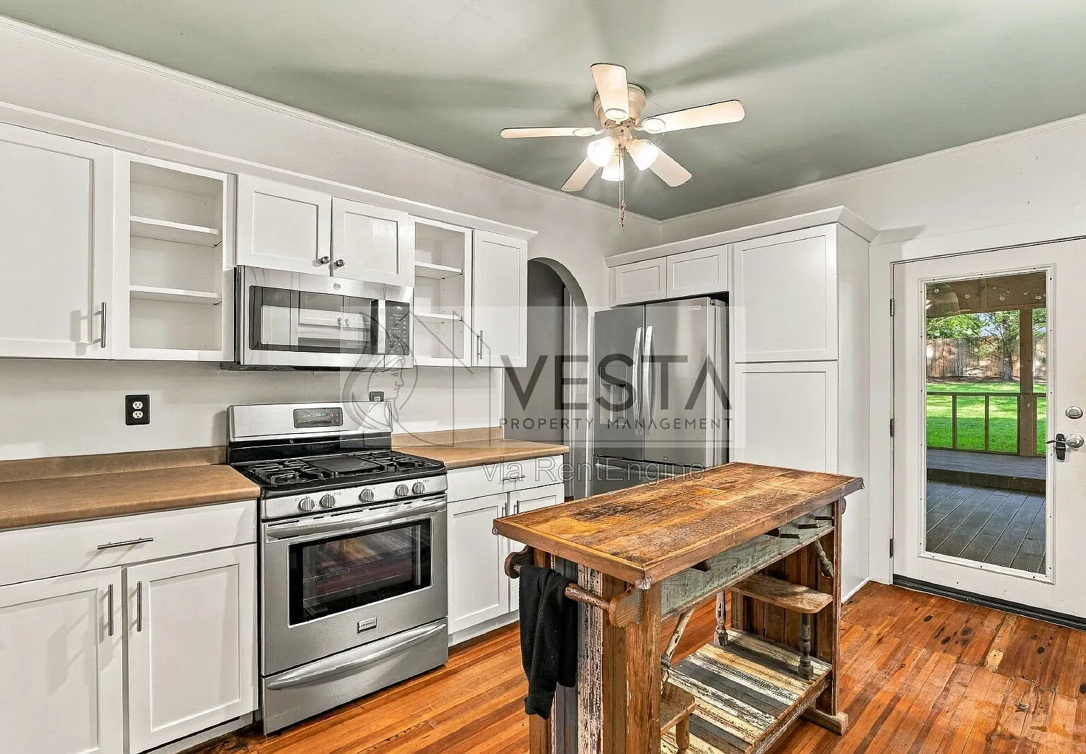 3 bed, 1.5 bath, 1232 sqft, $2,750 — Photo 4