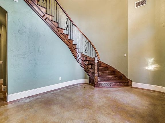 4th image of 5405 Pinnacle Oak Dr