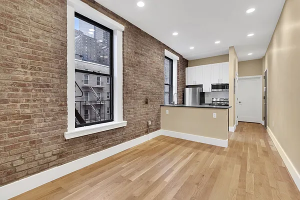 Rented by Cooper & Cooper Real Estate | media 8