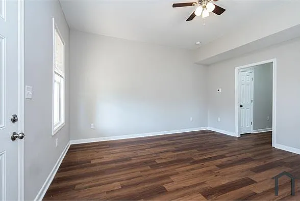 733 Kirkham St — Photo 7