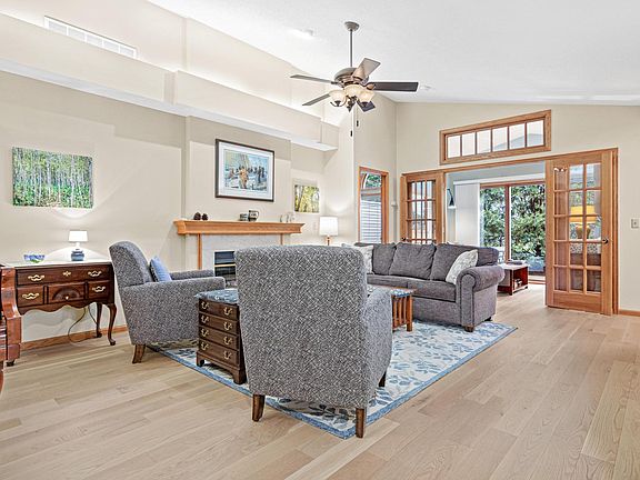 3rd image of 545 Lovell Ave