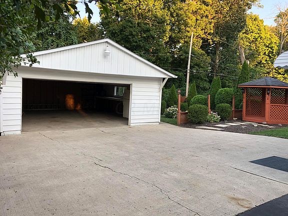 4th image of 3404 Bryant St