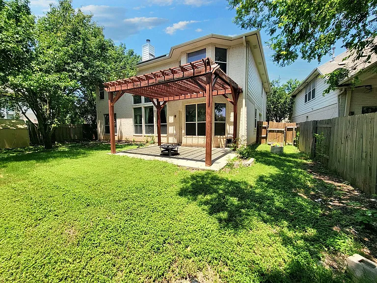 1617 Sunterro — Photo 39