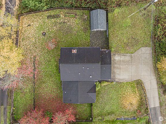 4th image of 3140 58th Ave NE