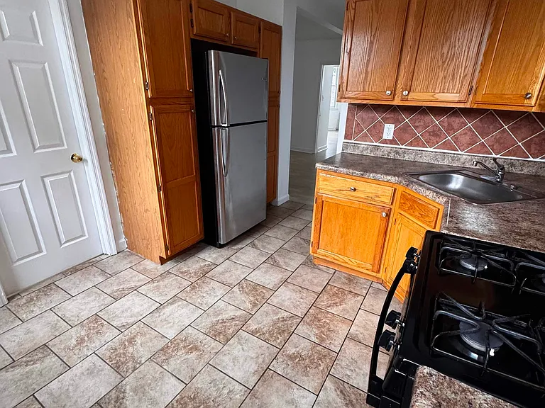 4702 Cottage Ave — Photo 2