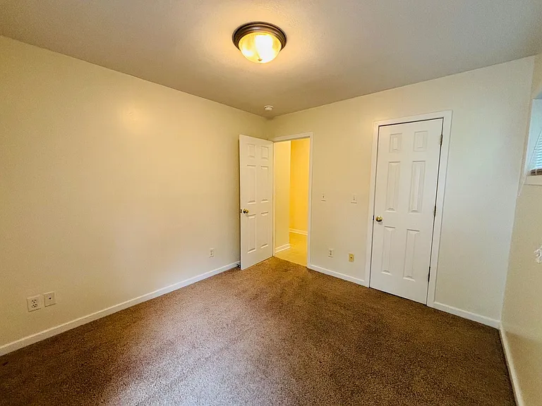 242 Virginia St — Photo 17