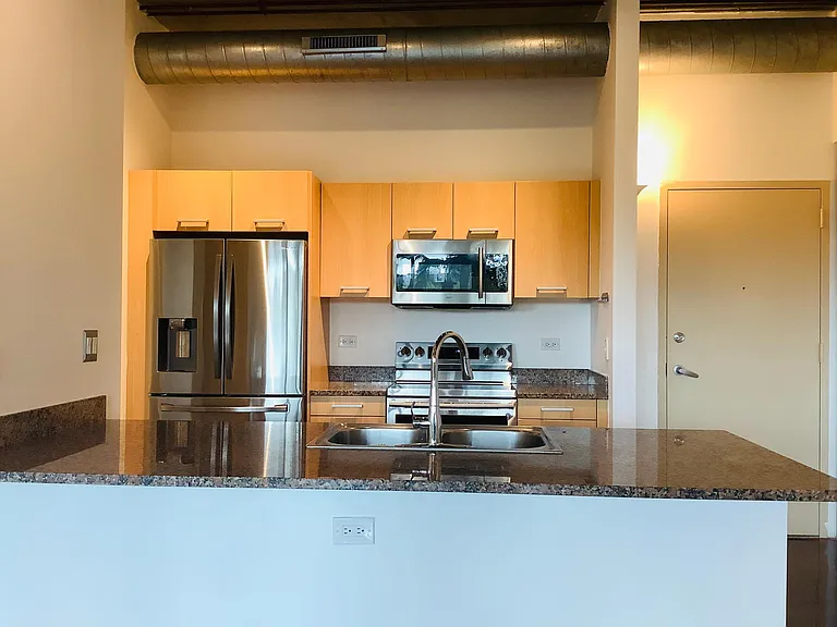 313 NE 2nd St #305 — Photo 5