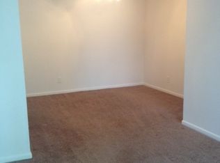 5501 Hunt Club Ln APT 9, Louisville, KY 40214