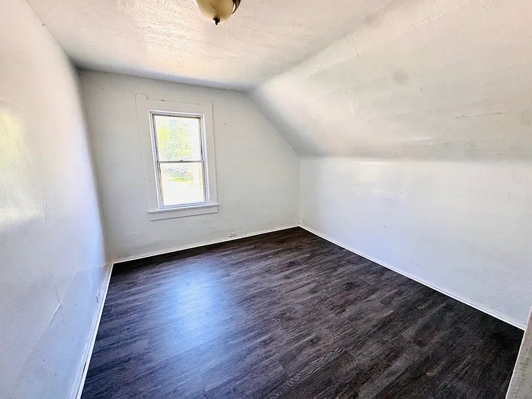 924 Ansel Rd — Photo 25