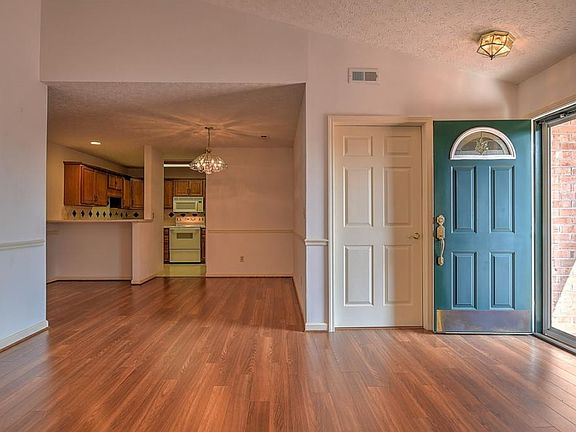 2nd image of 1416 Whitley Dr #C-9
