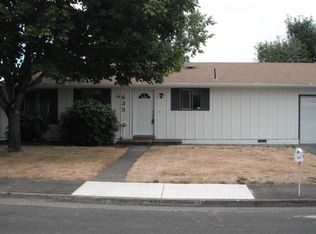 635 W Airway Rd, Lebanon, OR 97355