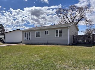 11 Six Street Cres, Kindersley, SK S0L1S2
