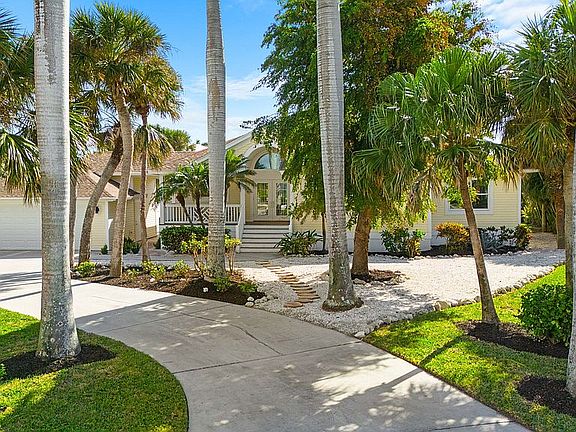 4th image of 3711 Agate Ct