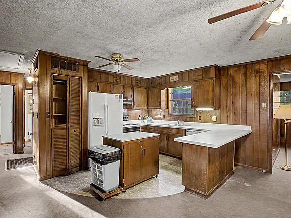 4th image of 195 Fitts Ln