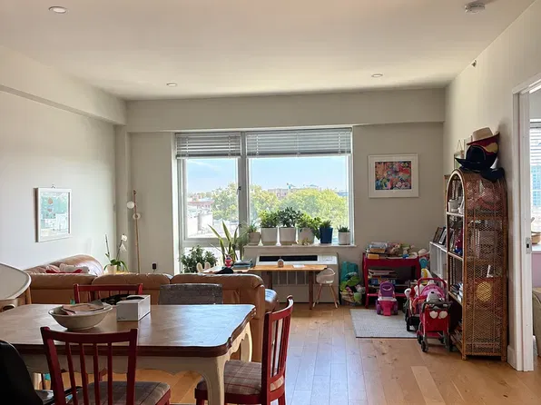 40-04 34th Ave APT 608, Long Island City, NY 11101