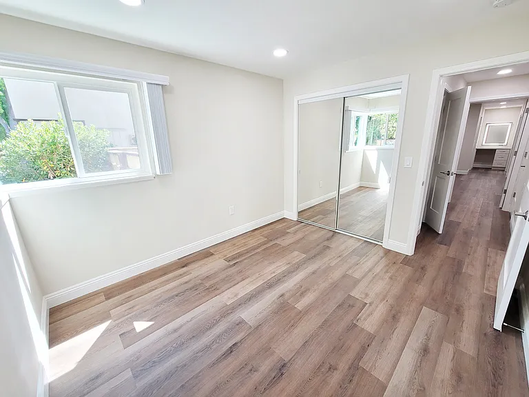 666 College Ave — Photo 9