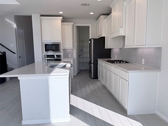 5th image of 10503 Shining Dawn Way #10503
