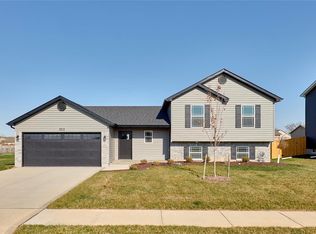 1136 Bronze Dr, Foristell, MO 63348