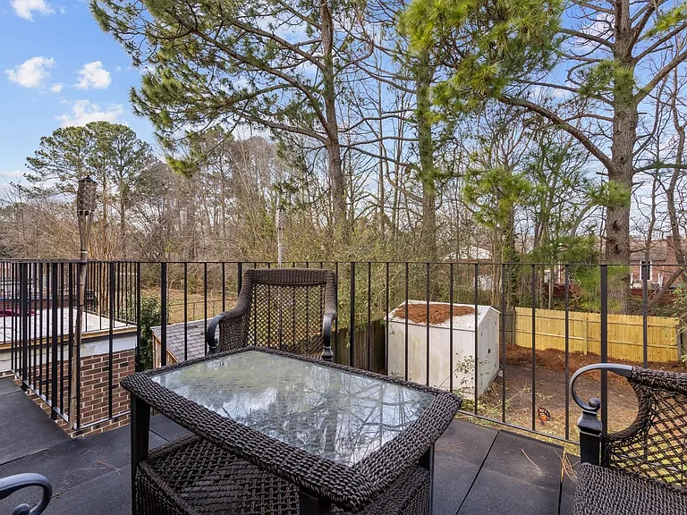 1221 Clydesdale Ln — Photo 17