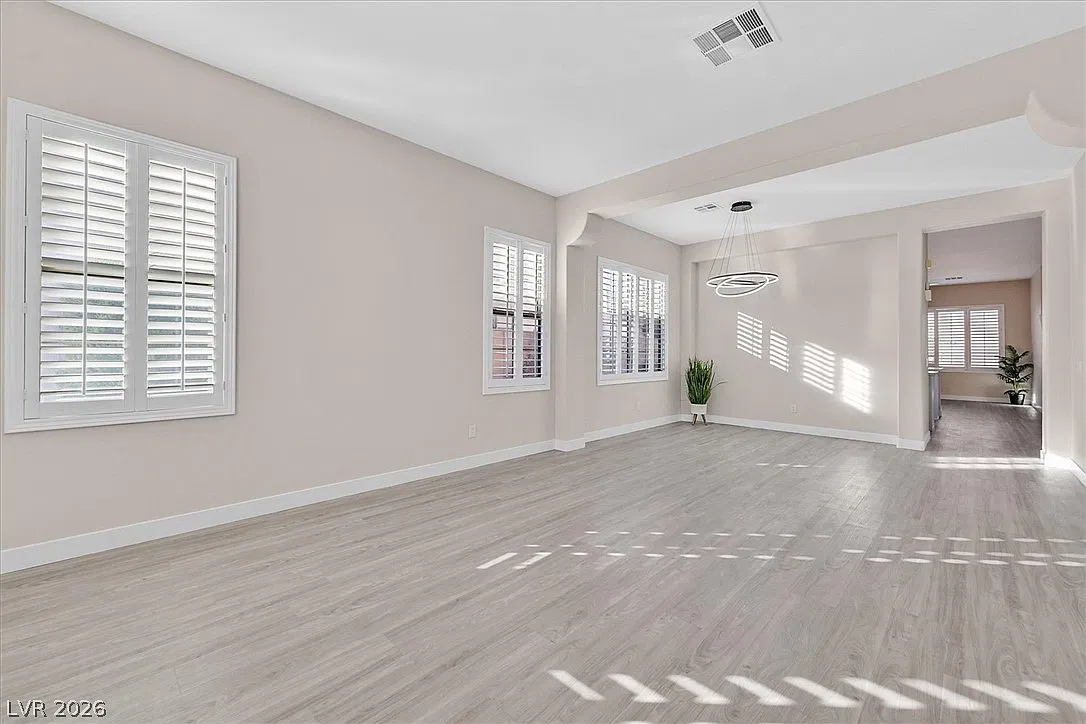 4 bed, 3.0 bath, 2503 sqft, $4,345 — Photo 4