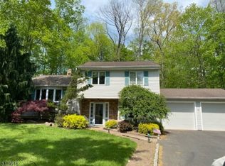 36 Ridge Dr, East Hanover, NJ 07936