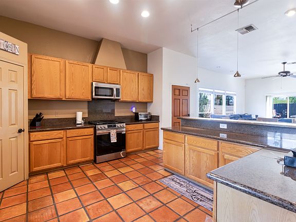 5th image of 52270 Avenida Navarro