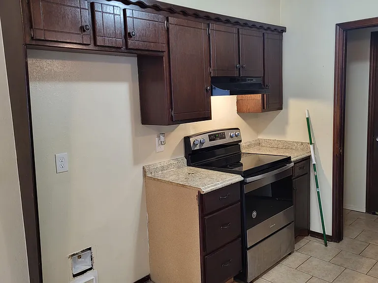 1116 Kings Ct — Photo 23