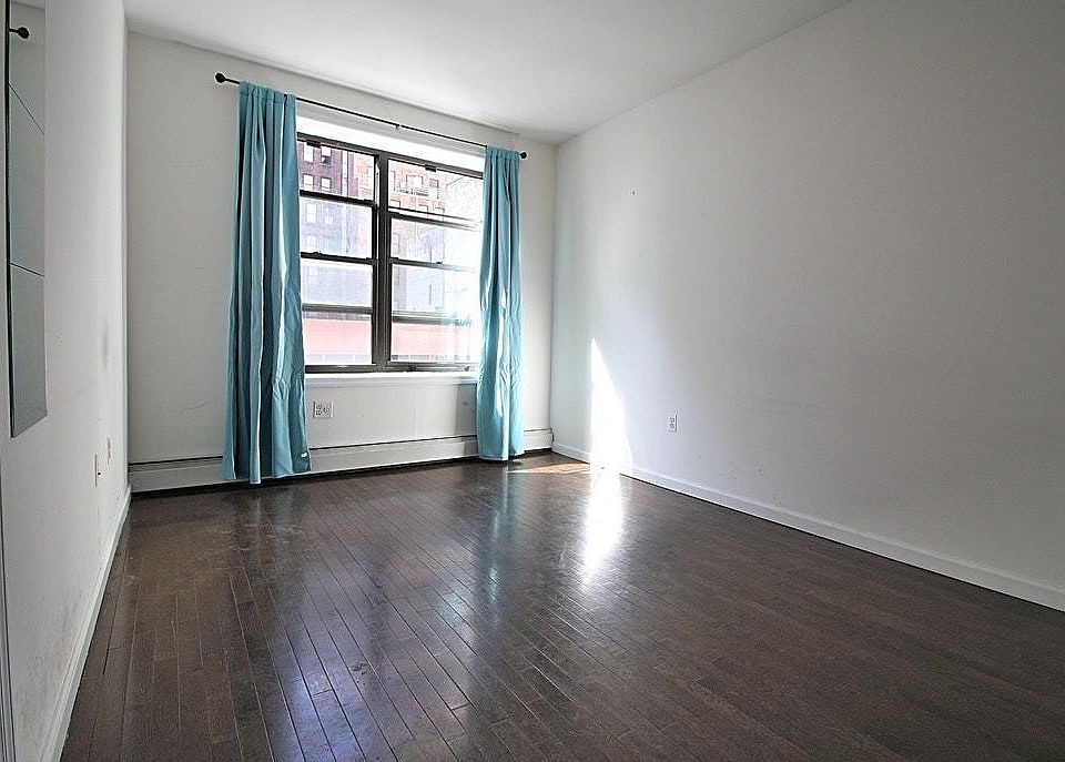 1st image of 155 E 33rd St #4S